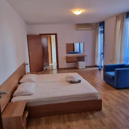 трёхкомнатная Appartement *